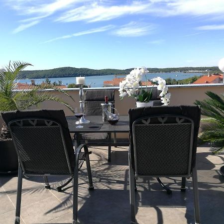 Villa Meli - Apartments Mit Meerblick Medolino Esterno foto