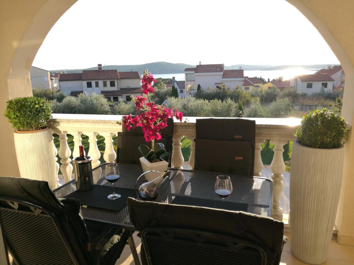 Villa Meli - Apartments Mit Meerblick Medolino Esterno foto