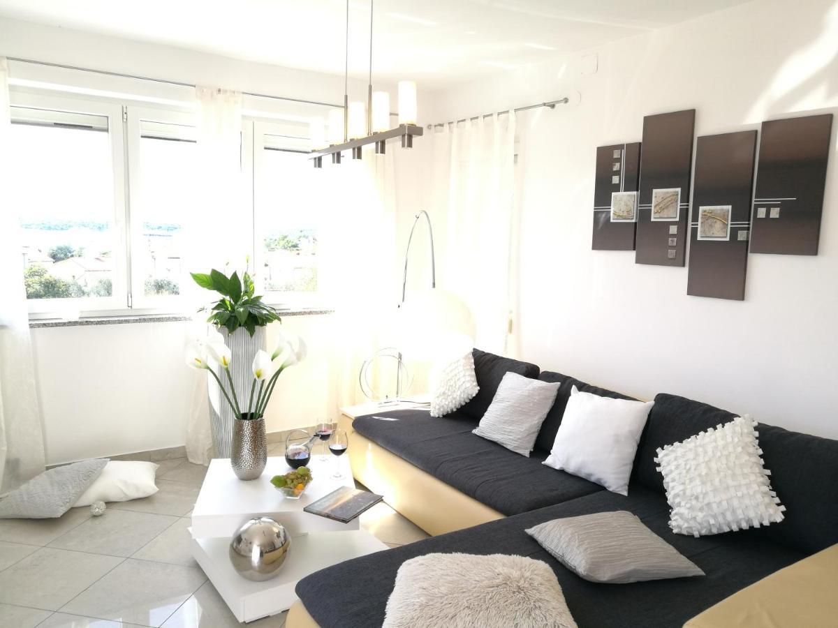 Villa Meli - Apartments Mit Meerblick Medolino Esterno foto